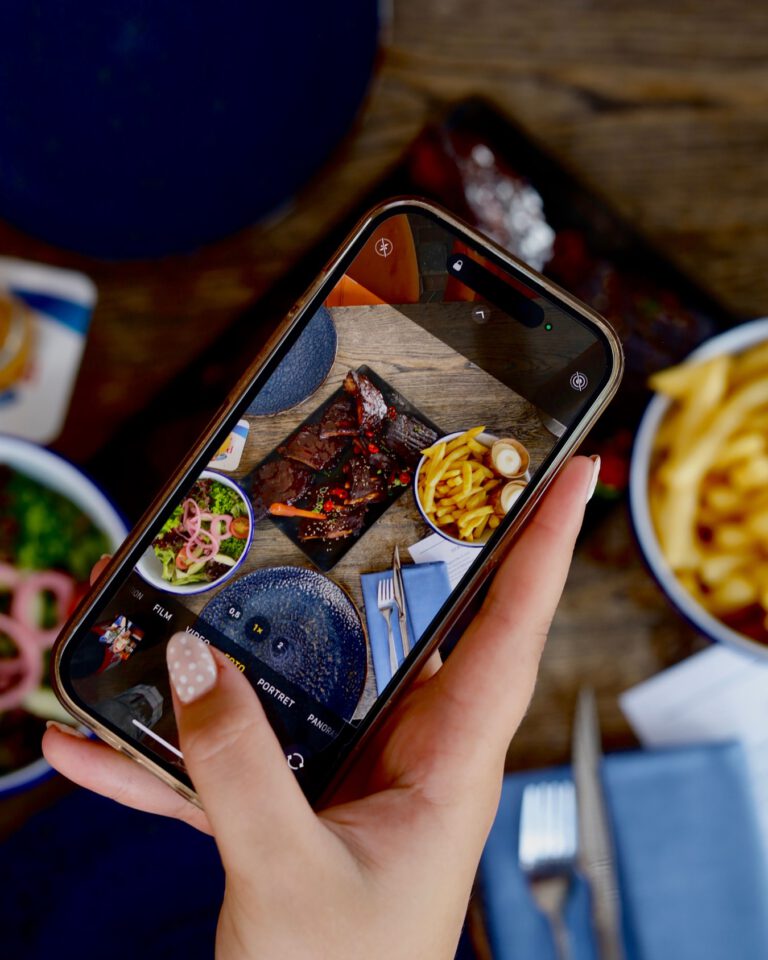 Instagram post from deharmoniealmere. This post is in position 3.